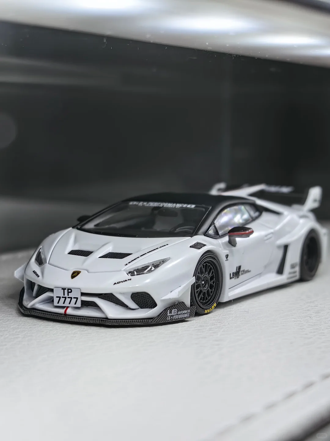 King Model Lamborghini Huracan GT White 1/64 Diecast Model Car LBWK