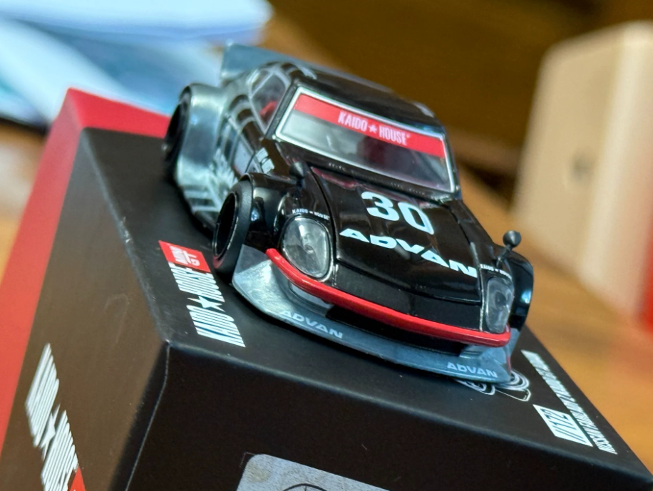 Kaido House x MINI GT KHMG172 Nissan Fairlady Z Devil Z Chase