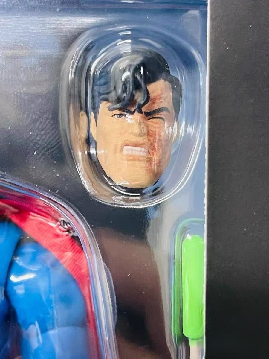 MAFEX Superman Dark Knight Returns DC Action Figure Medicom Toy