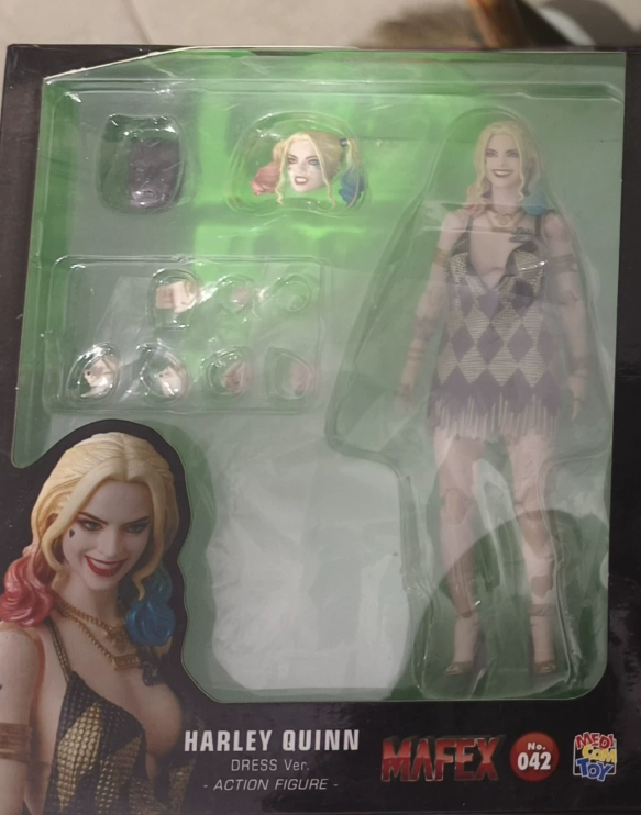 MAFEX No.042 Suicide Squad Harley Quinn Dress Ver. Action Figure