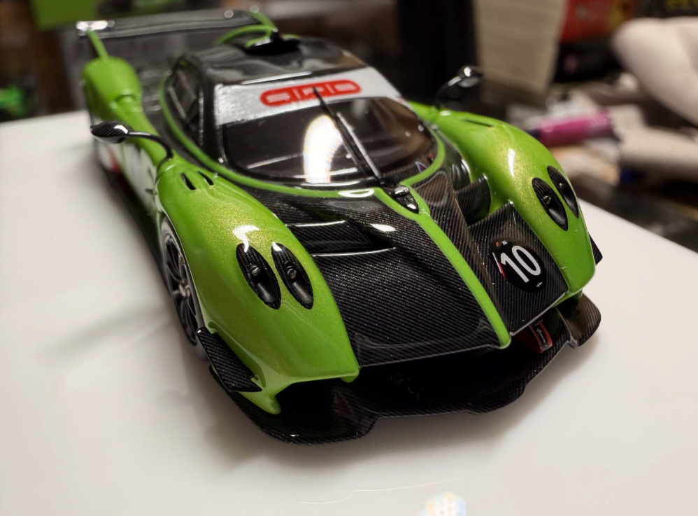 DMH 1/64 Pagani Huayra R Green Carbon Limited 99