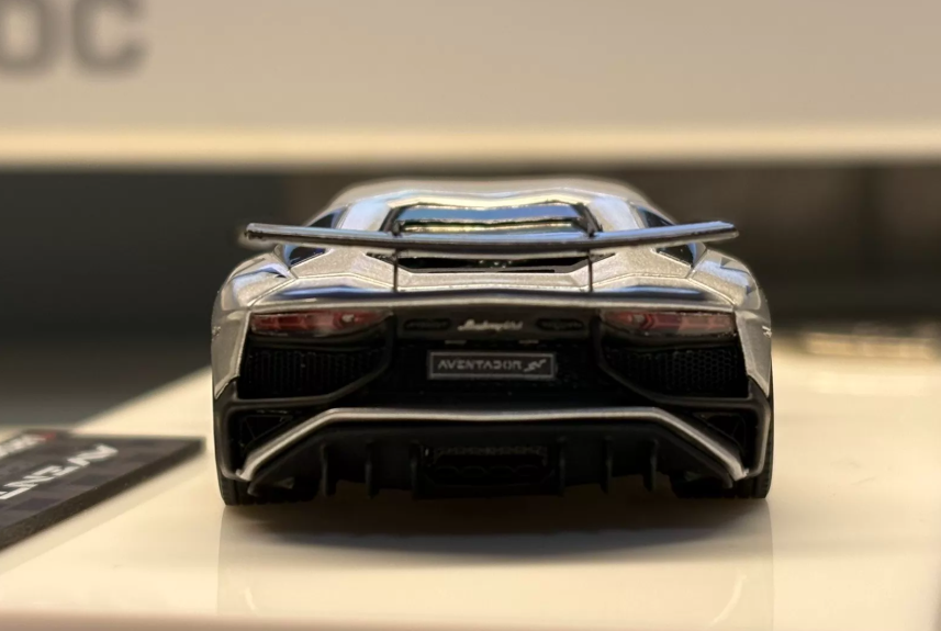 Tardis 1/64 Lamborghini Aventador LP750-4 SV Silver Resin Model