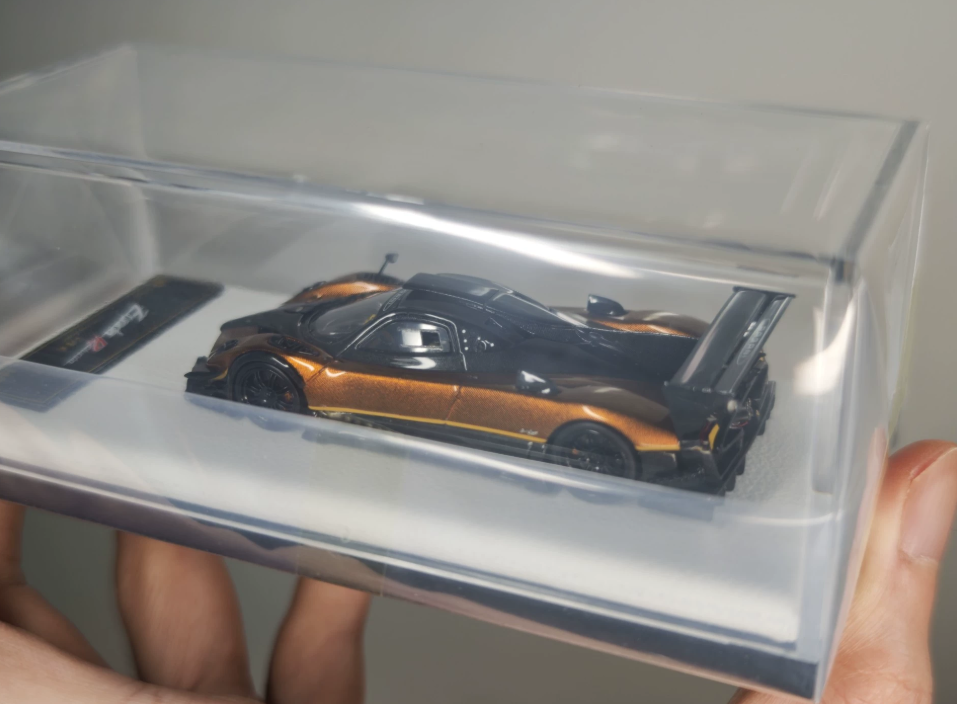 DMH x SuperZ 1/64 Pagani Zonda R Evo Nordic Gold Carbon