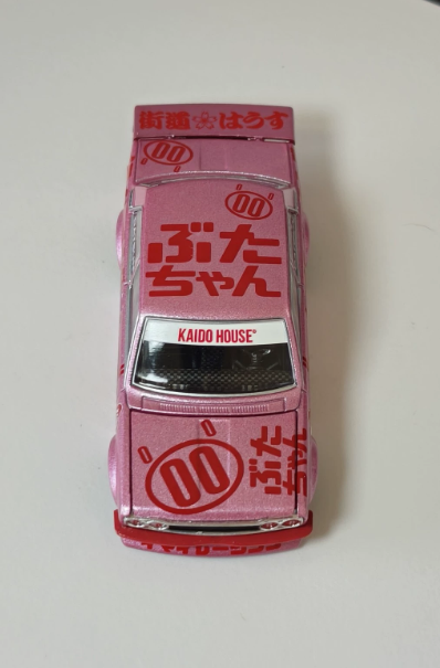 MINI GT Kaido House #161 Datsun 510 Pro Street Buta V1
