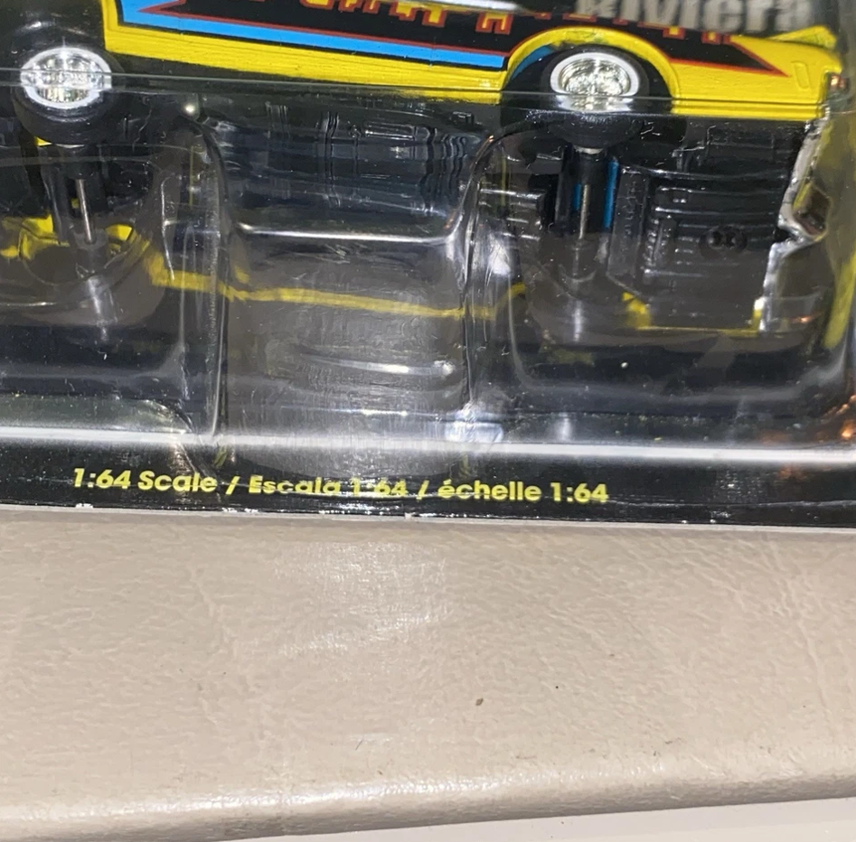 Revell 1:64 Lowrider Magazine '71 Buick Riviera Diecast Model