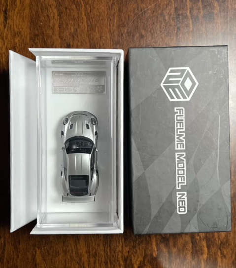 FuelMe Model NEO 1/64 Porsche 911 991.2 GT3 RS Tungsten Silver