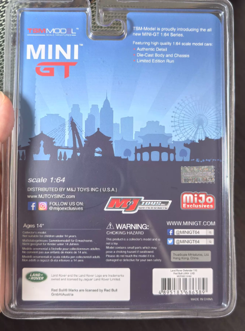 MINI GT 110 Land Rover Defender 110 Red Bull LUKA Blister 1/64