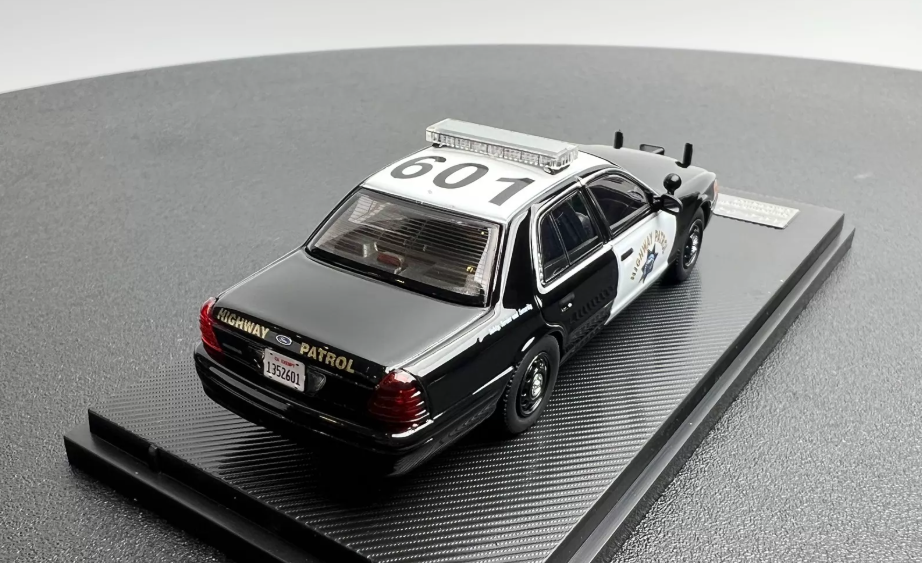 Rollin 1/64 Ford Crown Victoria CHP Police Interceptor Alloy