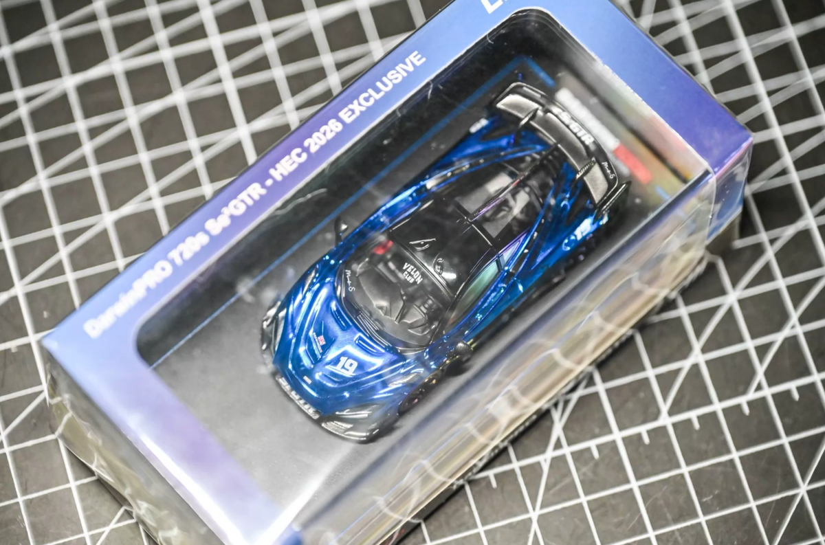 CM Model 1/64 McLaren 720S DarwinPRO 720Se GTR Unchained Blue