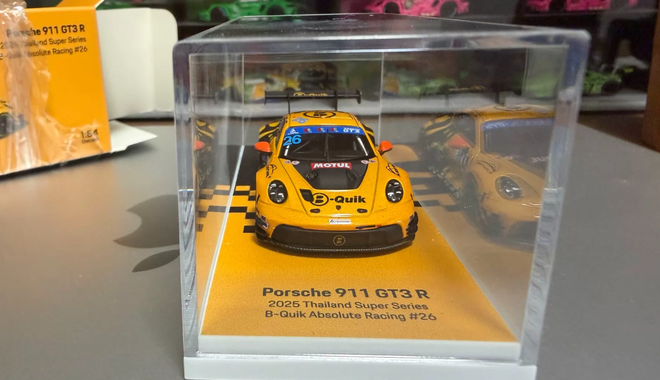 ARbox 1:64 Porsche 911 GT3 R B-Quik TSS #26 Diecast Model