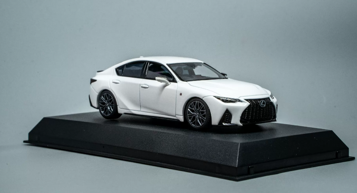 Kyosho 1/43 Lexus IS500 F Sport White Diecast Model