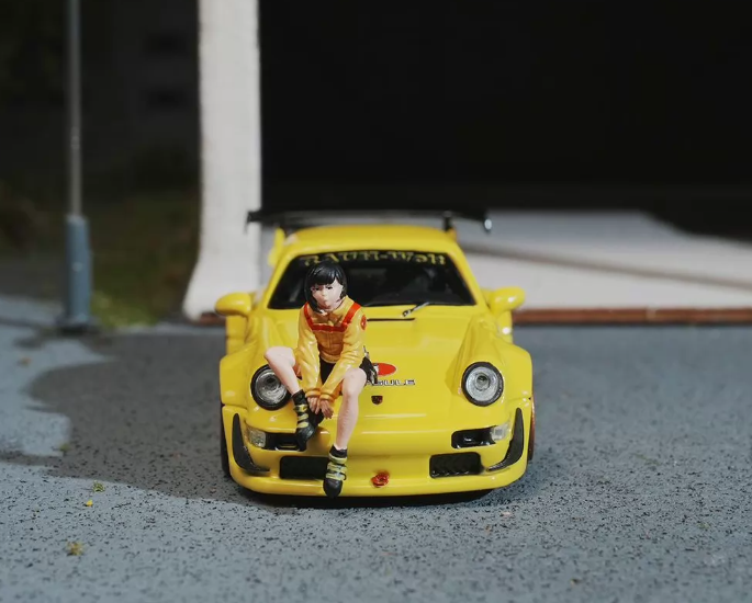 MINI STATION 1/64 Porsche 964 RWB Master Roshi Yellow Figure