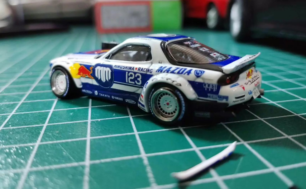 INNO 1/64 Mazda RX-7 FD3S MADBUL Gen 7.3 Rocket Bunny Red Bull