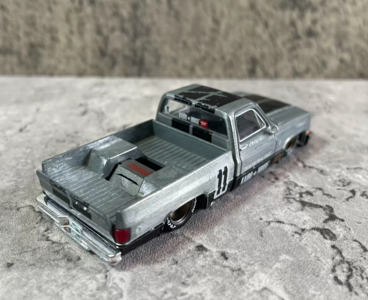 MINI GT Kaido House Chevy Silverado Weathered Gray Chase 1:64 Diecast