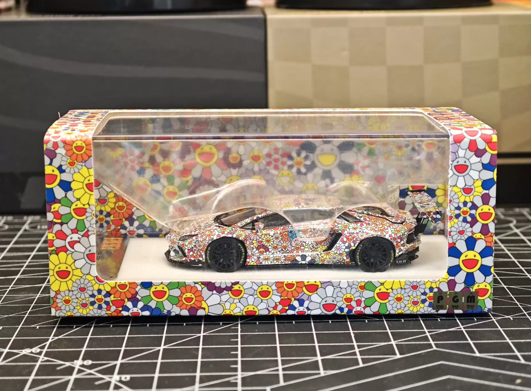 PGM 1:64 Lamborghini Huracan Sunflower Pattern Diecast Model