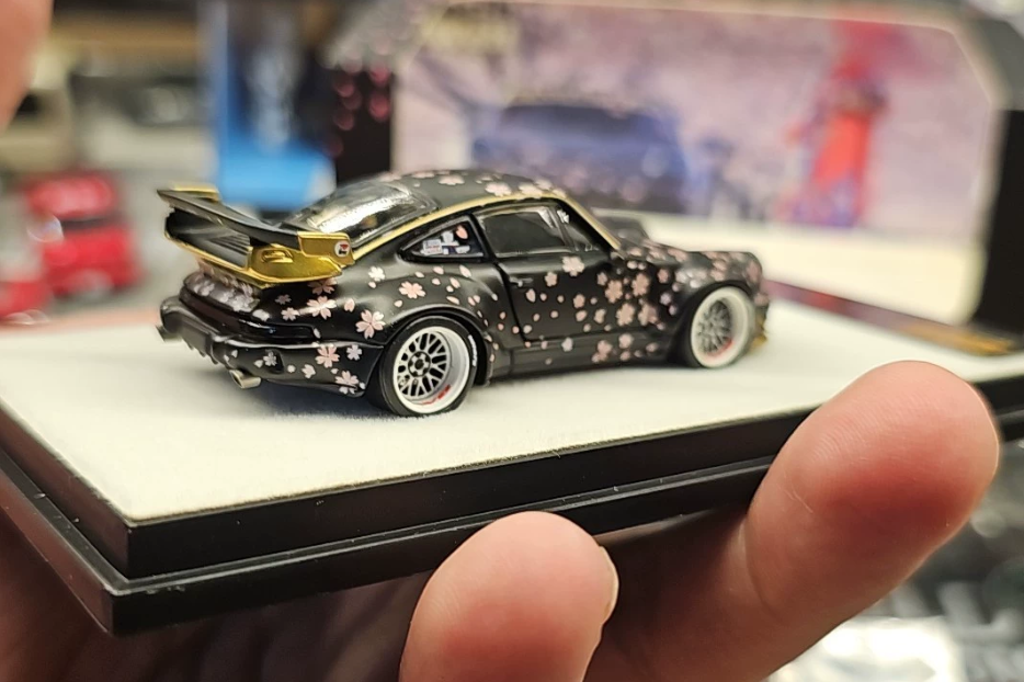 PGM 1:64 Porsche 964 RWB Black Cherry Limited Model