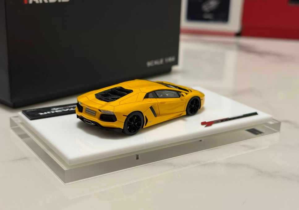 Tardis 1/64 Lamborghini Aventador LP700-4 Yellow Limited 199