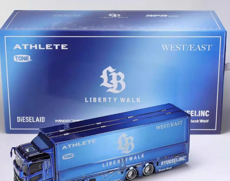 GCD 1:64 Mitsubishi Fuso Super Great LBWK Electroplate Blue Ltd Ed