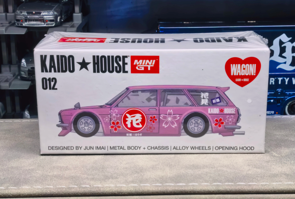 MINI GT Kaido House 012 Datsun 510 Wagon Sakura Pink 1:64 Chase