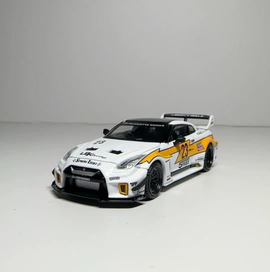 MINI GT 528 LB-Silhouette WORKS GT NISSAN 35GT-RR LB Racing