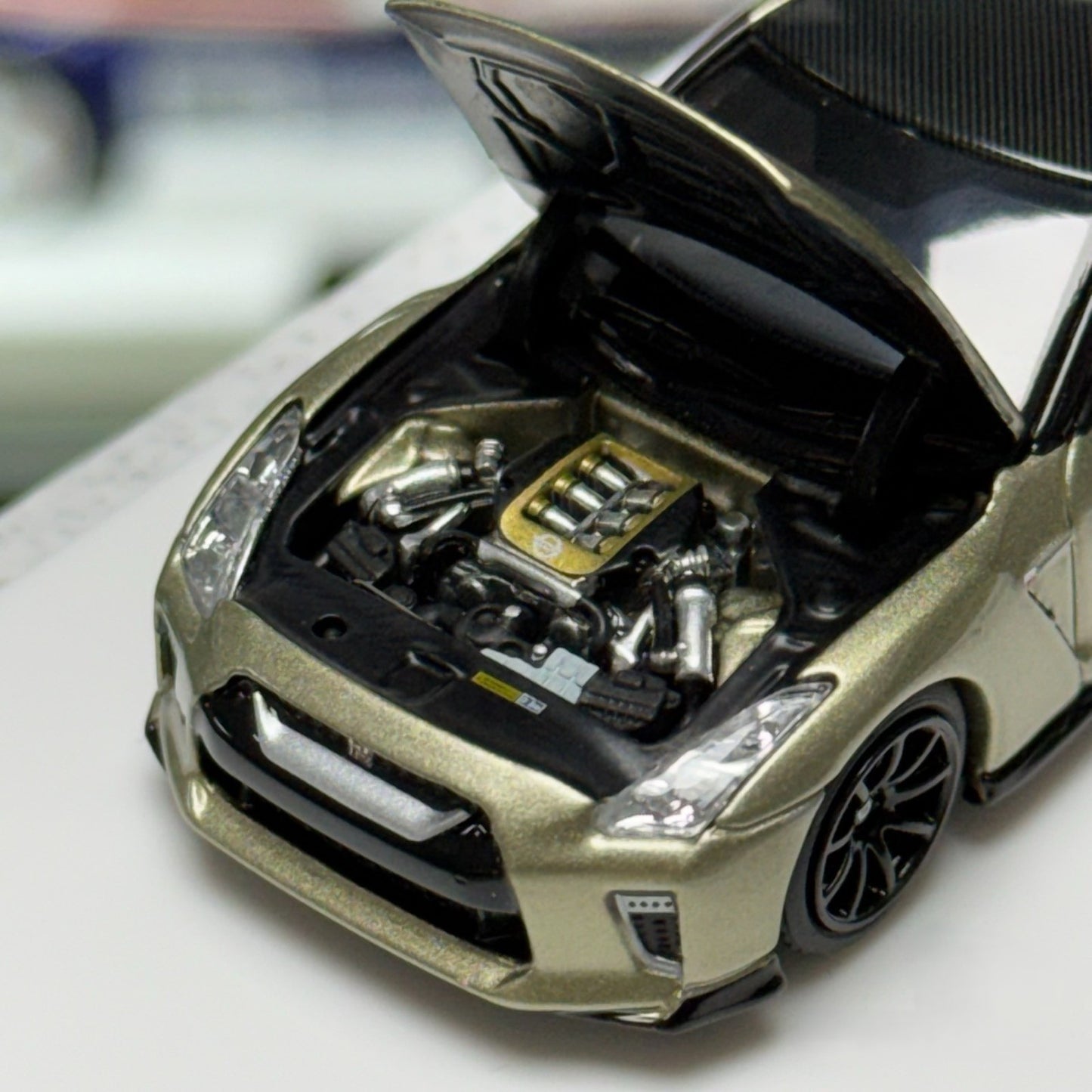MotorHelix 1/64 Nissan GT-R R35 T-Spec Green Nismo Track Edition
