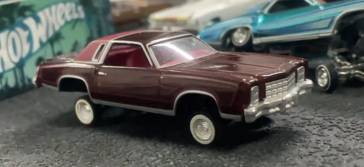 Revell 1:64 '77 Chevy Monte Carlo Lowrider Magazine Purple Diecast