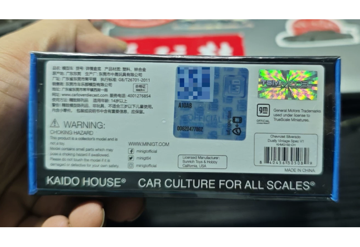 Kaido House x MINIGT 1/64 Chevy Silverado Dually Vintage Spec V1 Blue