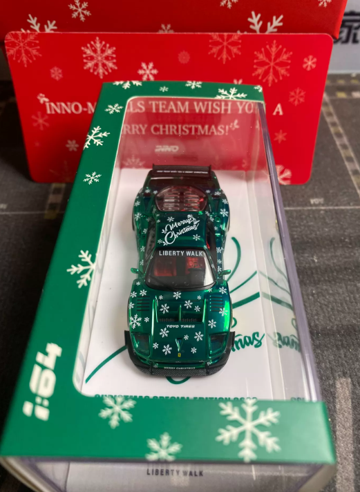 INNO64 1 64 Ferrari F40 Christmas Edition Chase Variant Diecast Model Car