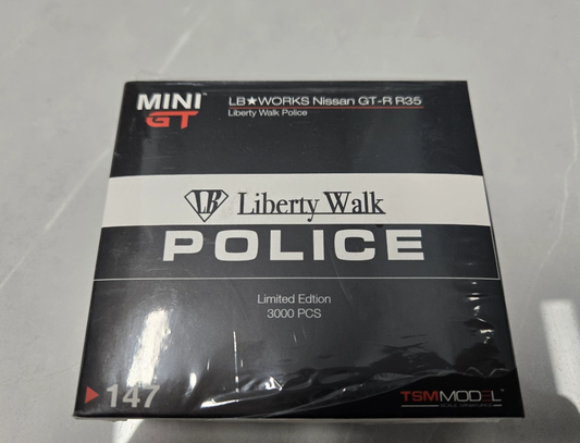 MINIGT 1/64 Nissan GT-R R35 LBWK Police w/2 Figures #147