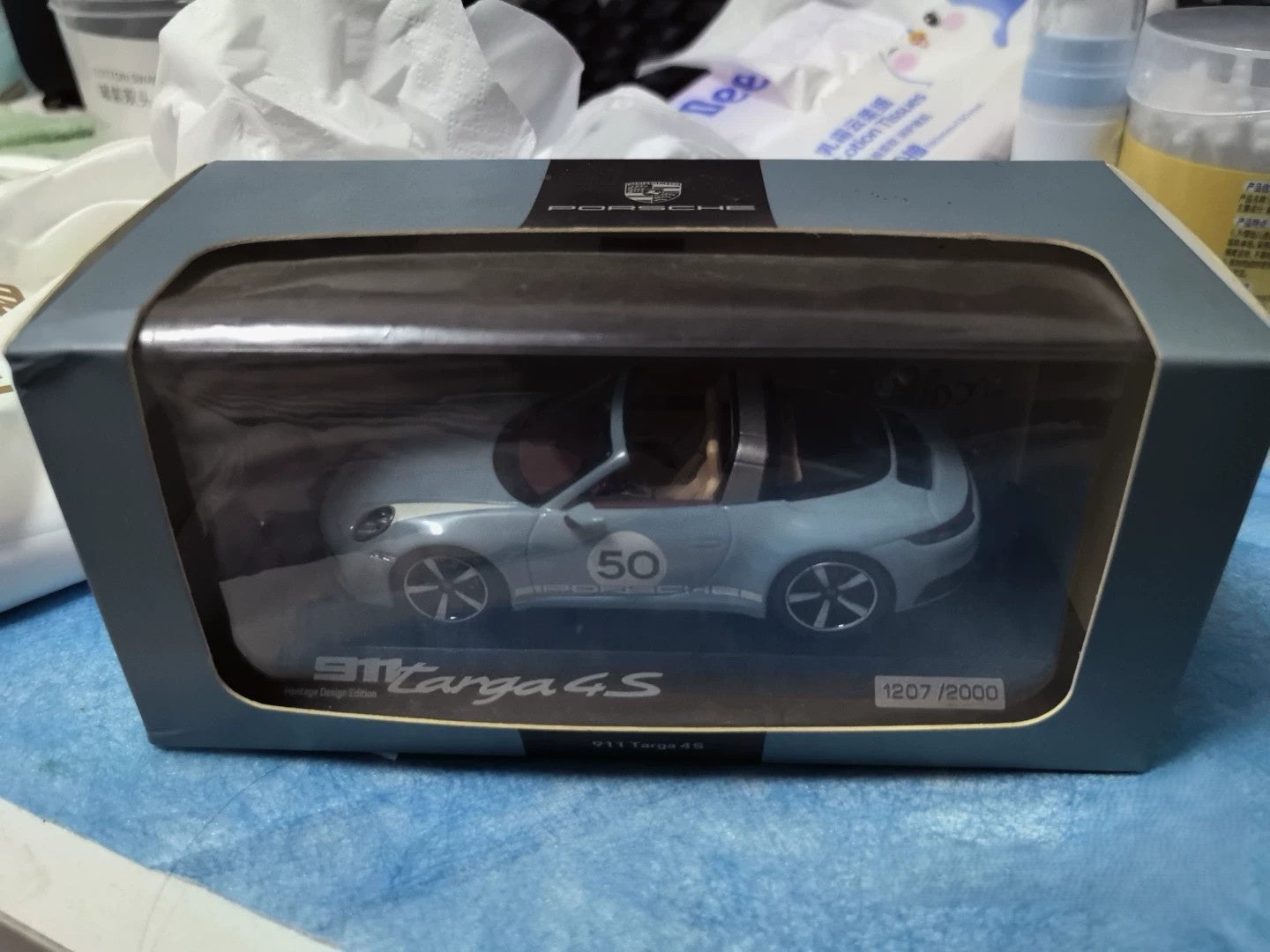 Minichamps 1/43 Porsche 911 992 Targa 4S Heritage Edition 50th lmt 2000