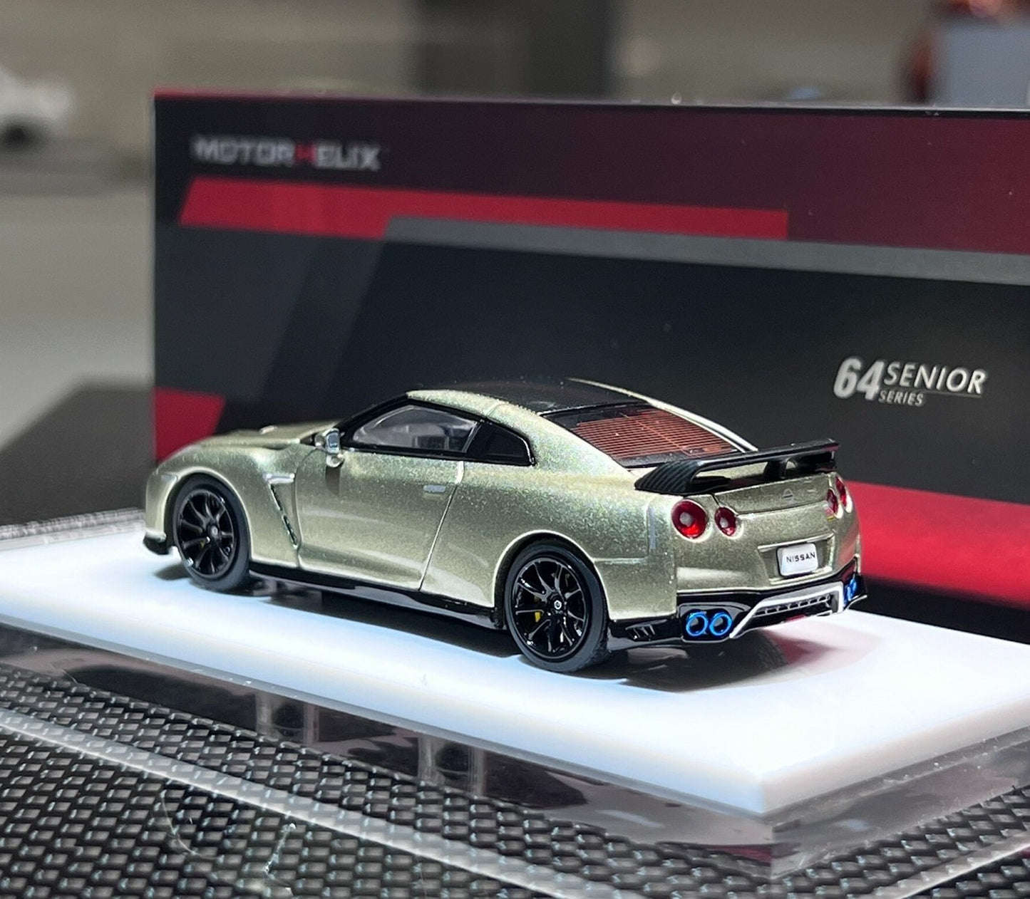 MotorHelix 1/64 Nissan GT-R R35 T-Spec Green Nismo Track Edition