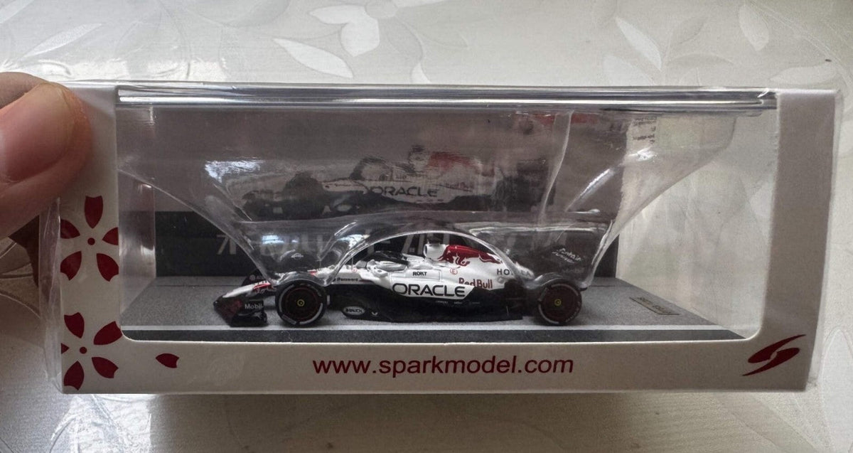 Spark 1/64 Red Bull RB21 Verstappen Japanese GP Winner Suzuka HEC Limited