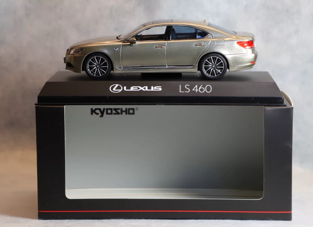 Kyosho 1/43 Lexus LS460 F Sport Champagne Gold Diecast Model