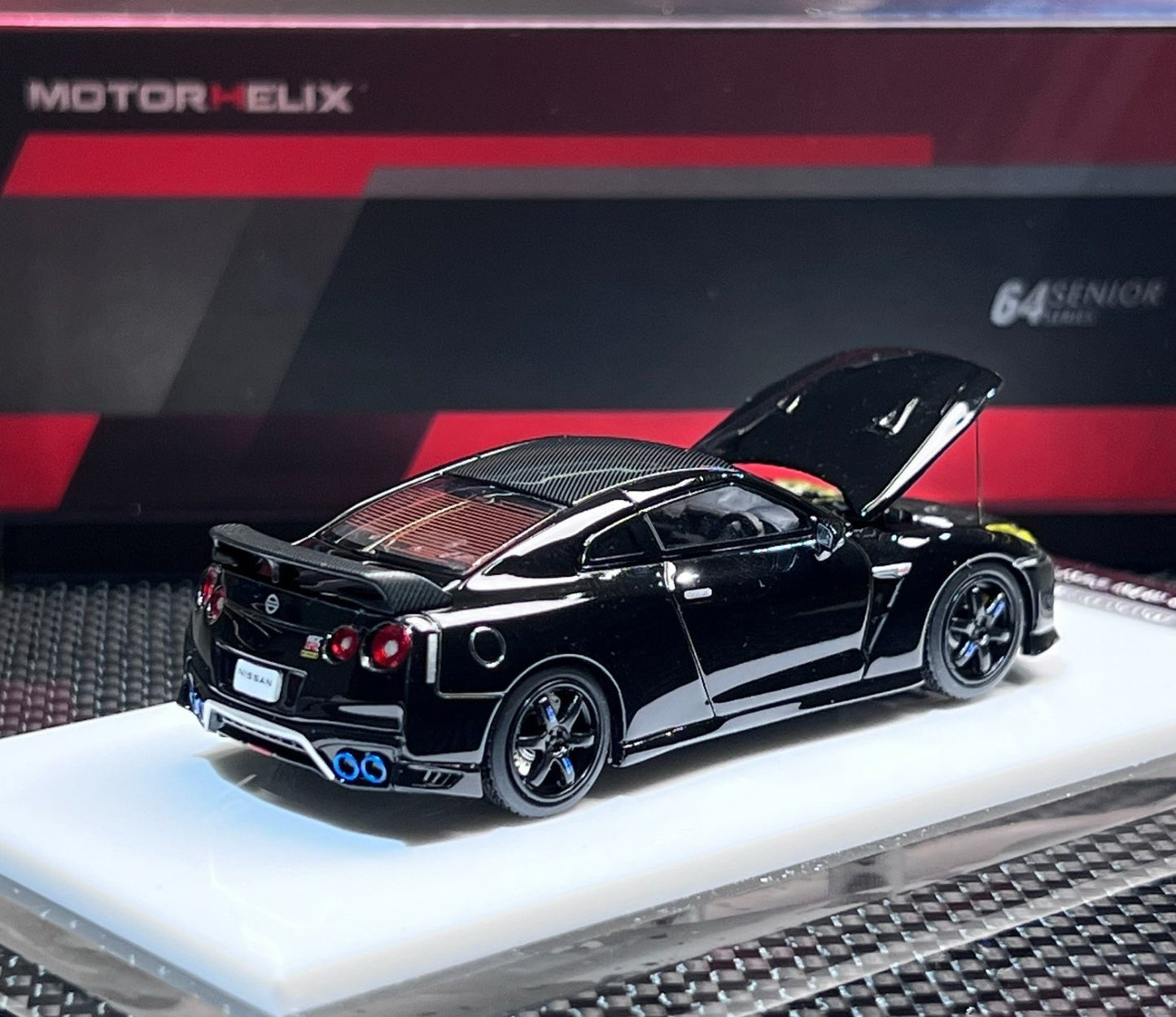 MotorHelix 1/64 Nissan GT-R R35 T-Spec Black Nismo Track Edition