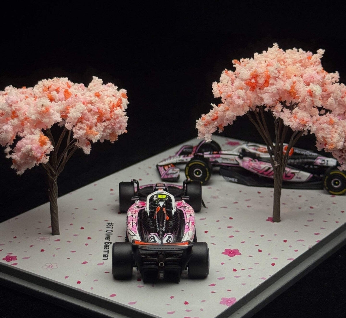 SPARK 1/64 Haas F1 Sakura Twin Set HEC Beijing Exclusive Limited 500