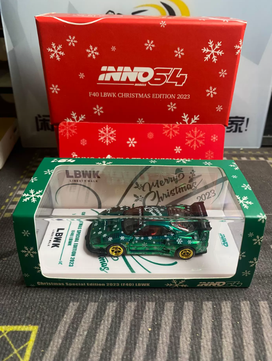 INNO64 1 64 Ferrari F40 Christmas Edition Chase Variant Diecast Model Car