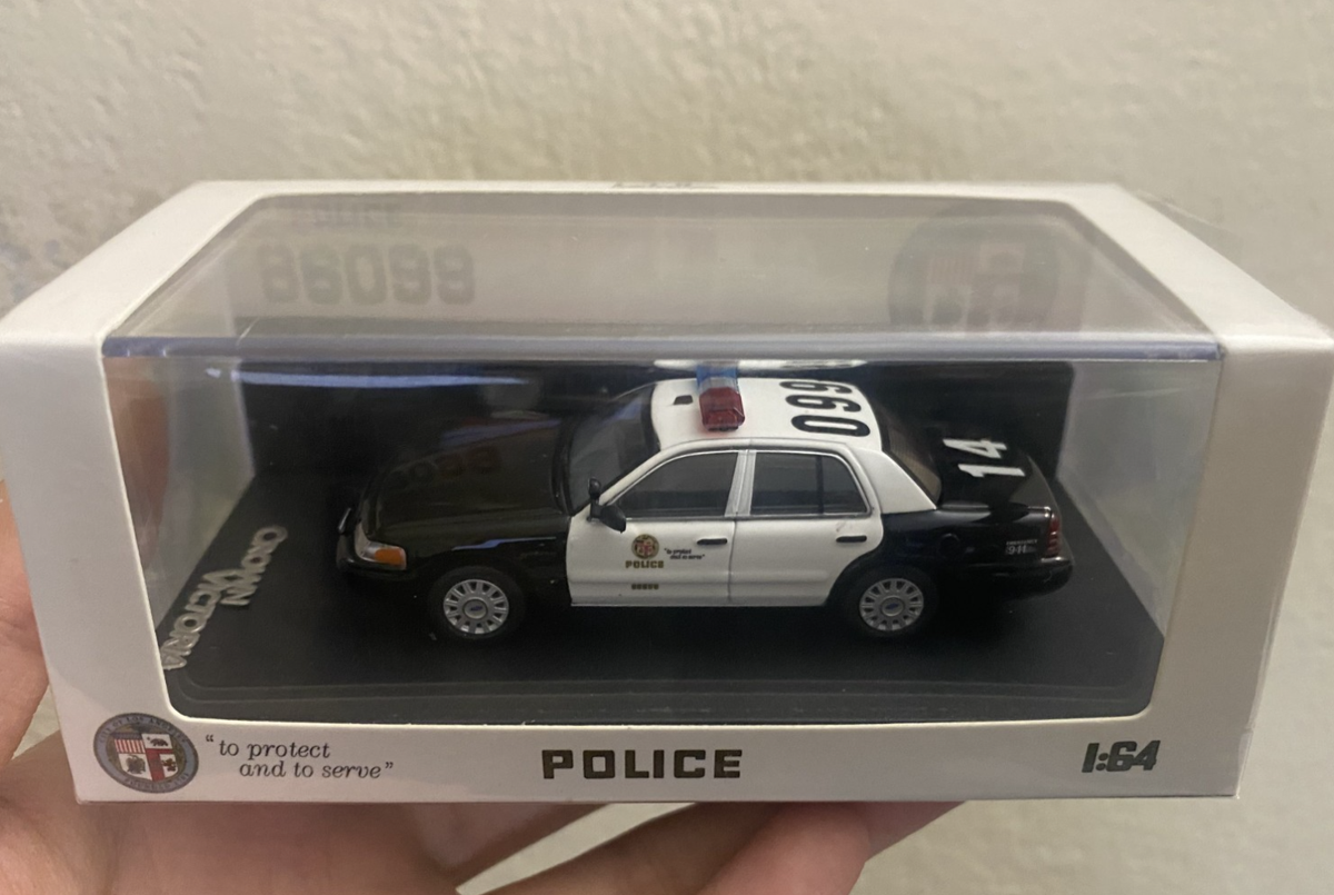 1/64 Ford Crown Victoria Police Car Diecast LAPD Style Model GOC