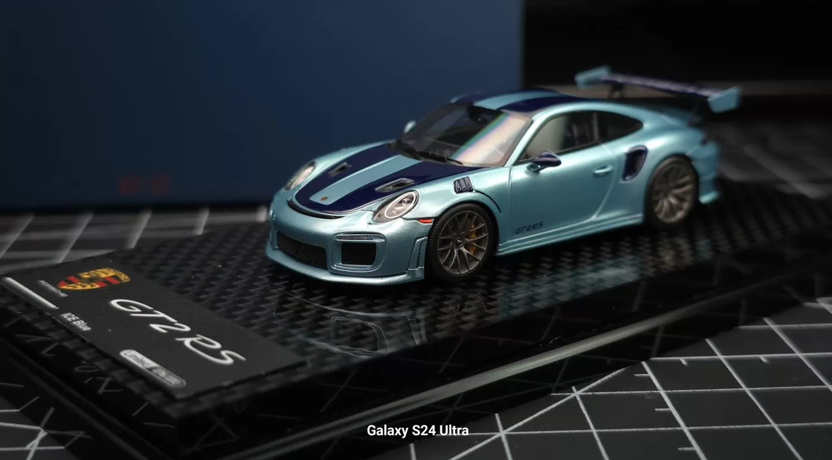 DMH 1:64 Porsche 911 GT2 RS Ice Blue Limited Edition Resin Model (700 pcs)