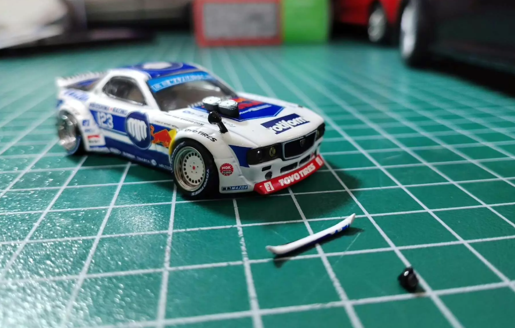 INNO 1/64 Mazda RX-7 FD3S MADBUL Gen 7.3 Rocket Bunny Red Bull