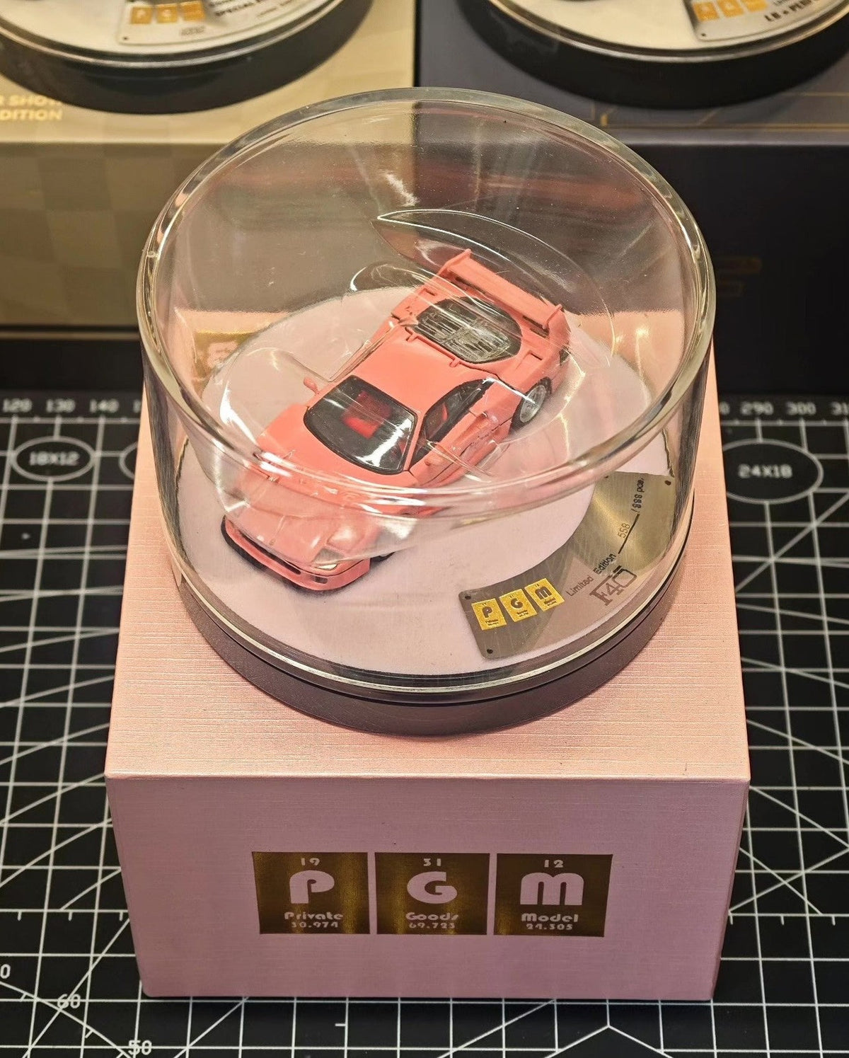 PGM 1/64 Ferrari F40 Pink Limited Edition Diecast Model Car 999 PCS