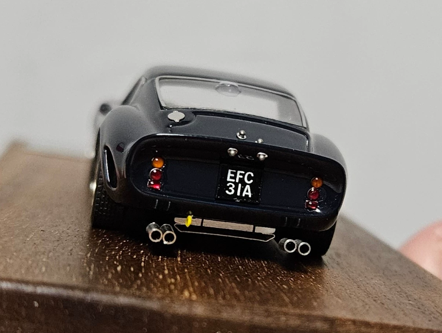 SCM MY64 1:64 Ferrari 250 GTO Midnight Blue Wood Base Resin Model