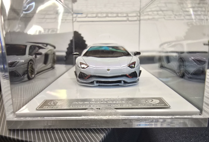 Rotating Wheel 1/64 LB WORKS Lamborghini Aventador S White Limited 999
