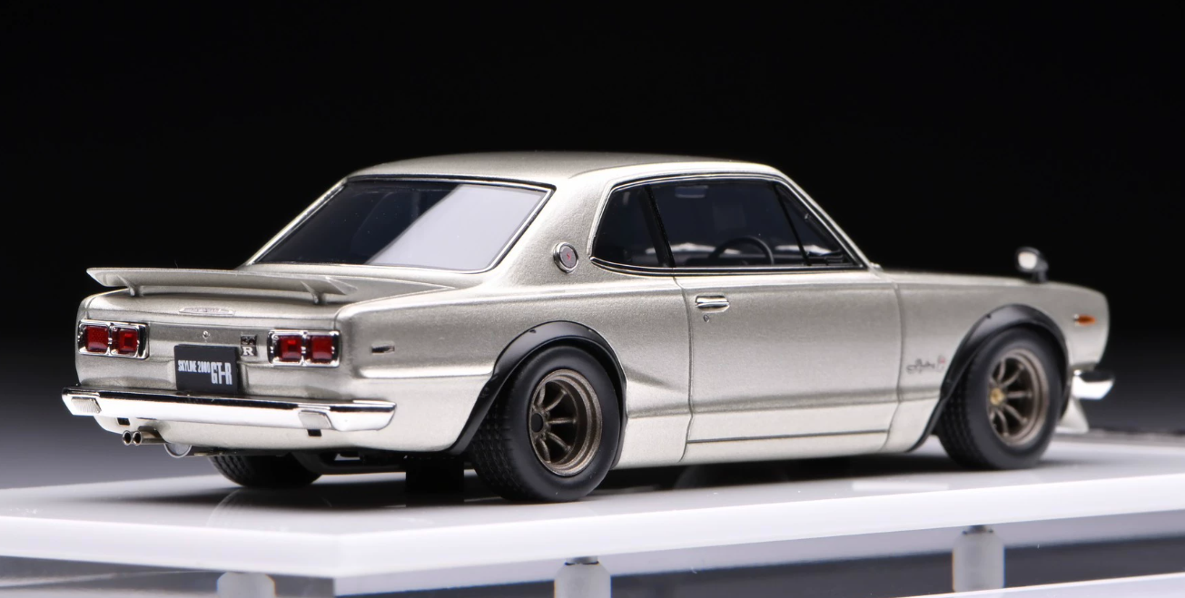 MakeUp mu 1:43 Nissan Skyline 2000 GT-R KPGC10 Silver Watanabe Resin Model