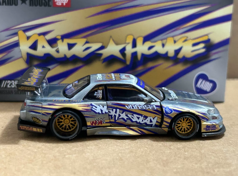 MINI GT 235 Kaido House Nissan Silvia S15 Chase Clear Coat