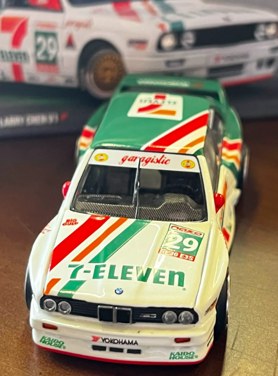 MINIGT 1:64 Kaido House BMW M3 E30 7-Eleven USA Exclusive Diecast Model Car