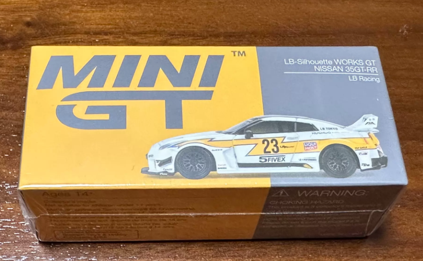 MINI GT 528 LB-Silhouette WORKS GT NISSAN 35GT-RR LB Racing