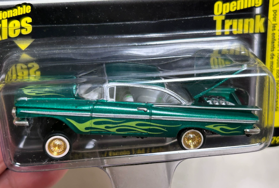 Revell 1/64 '59 Chevy Impala Lowrider Green Flame Diecast Model