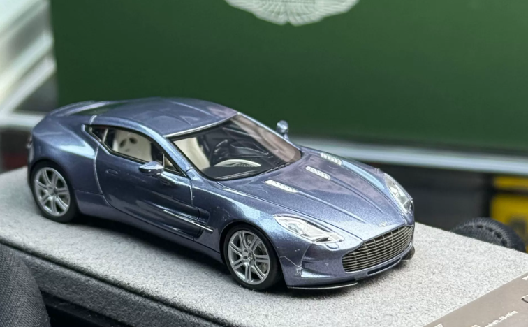 Figart 1/64 Aston Martin One-77 Villa dEste Blue 2011 Limited Edition