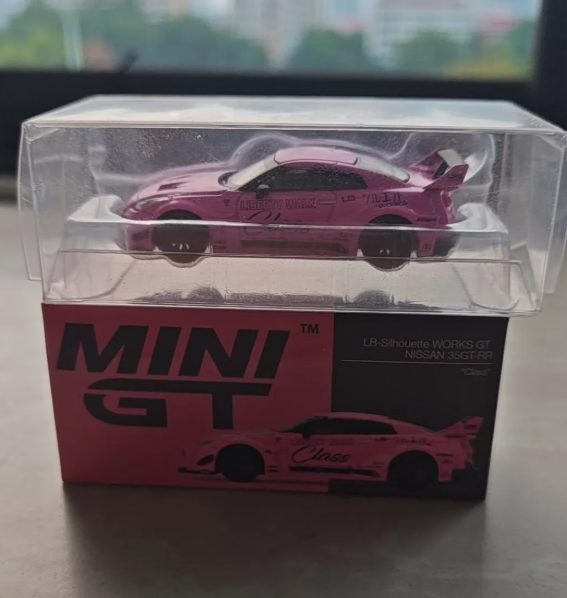 MINI GT 281 LB-Silhouette WORKS GT NISSAN 35GT-RR Class Pink 1/64