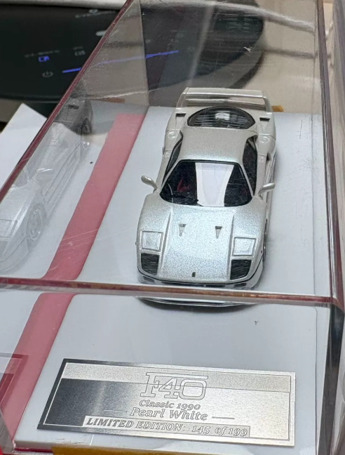 1/64 DMH Ferrari F40 First Edition Pearl White Diecast Model